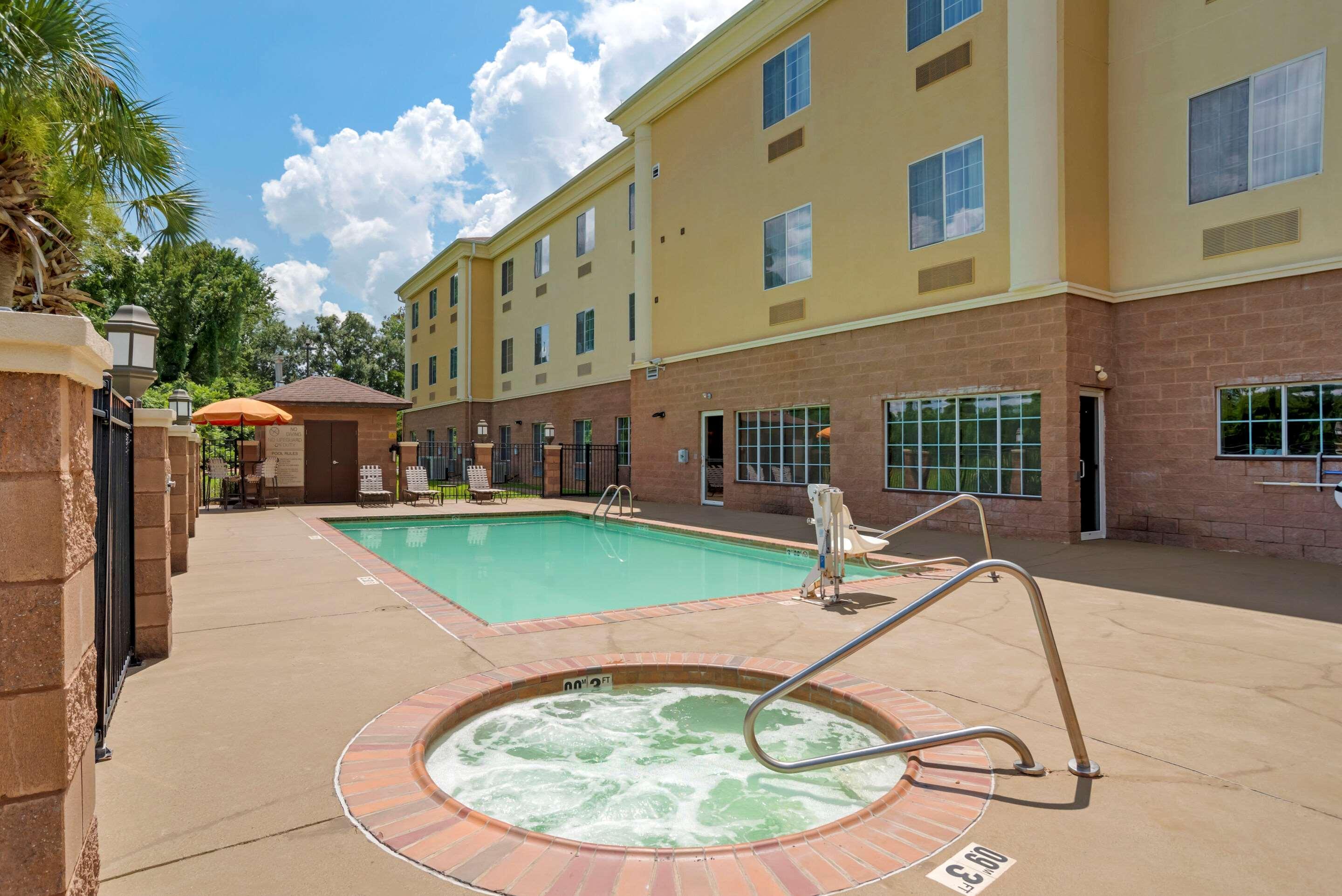 Comfort Suites Alexandria Ngoại thất bức ảnh