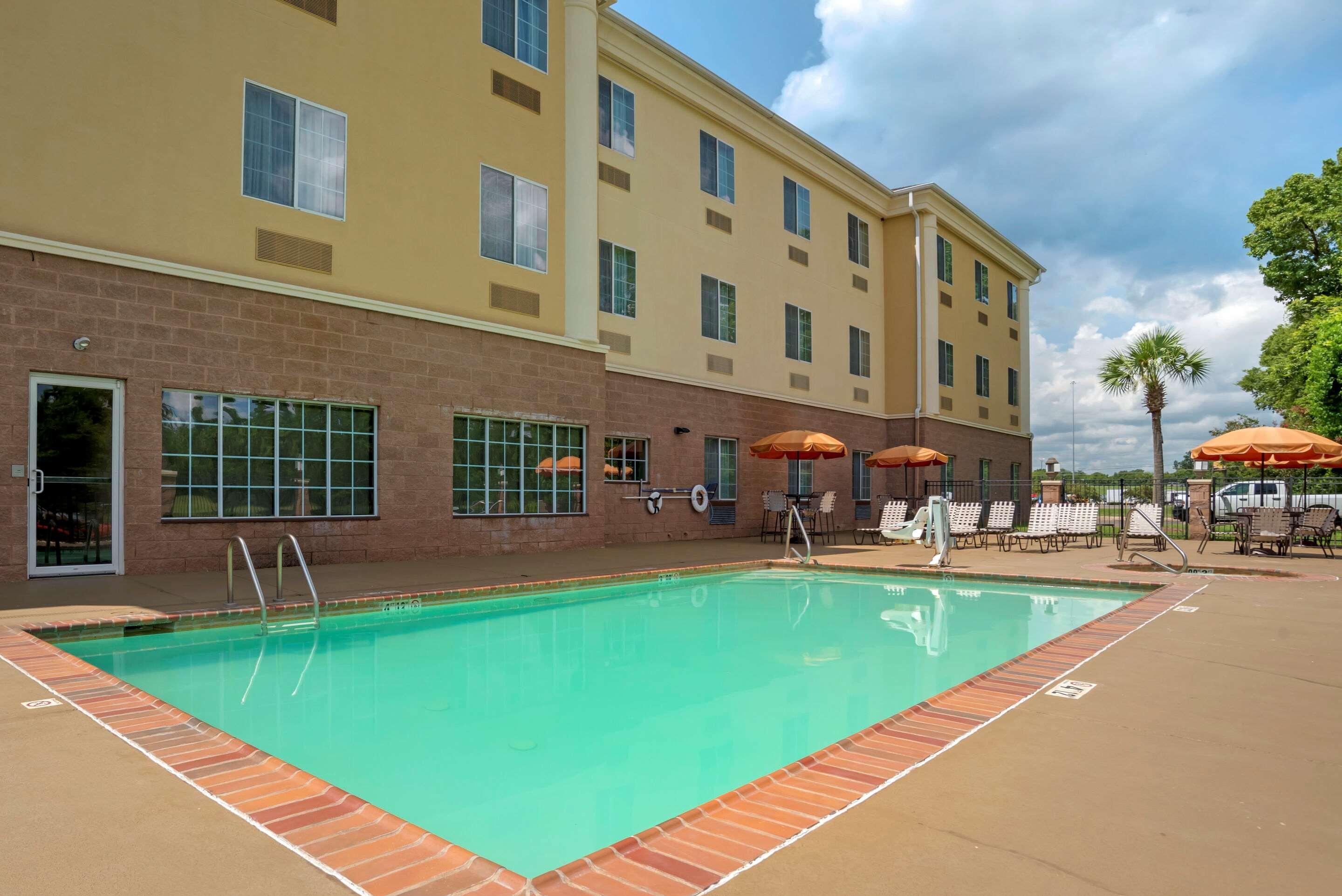 Comfort Suites Alexandria Ngoại thất bức ảnh