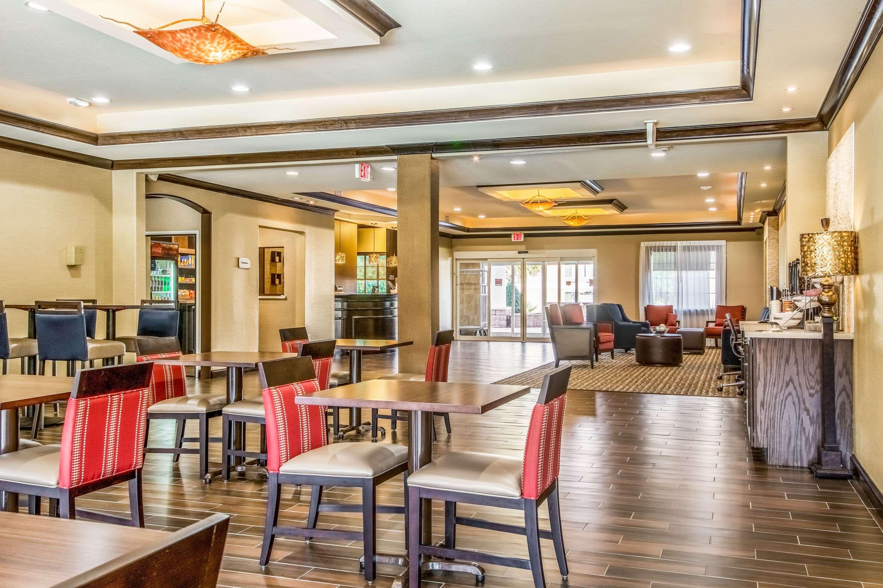 Comfort Suites Alexandria Ngoại thất bức ảnh